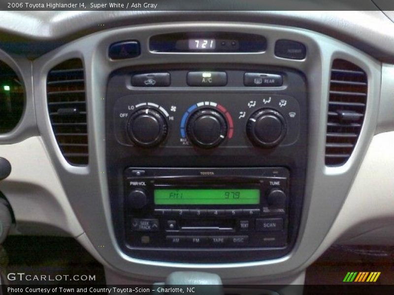 Super White / Ash Gray 2006 Toyota Highlander I4