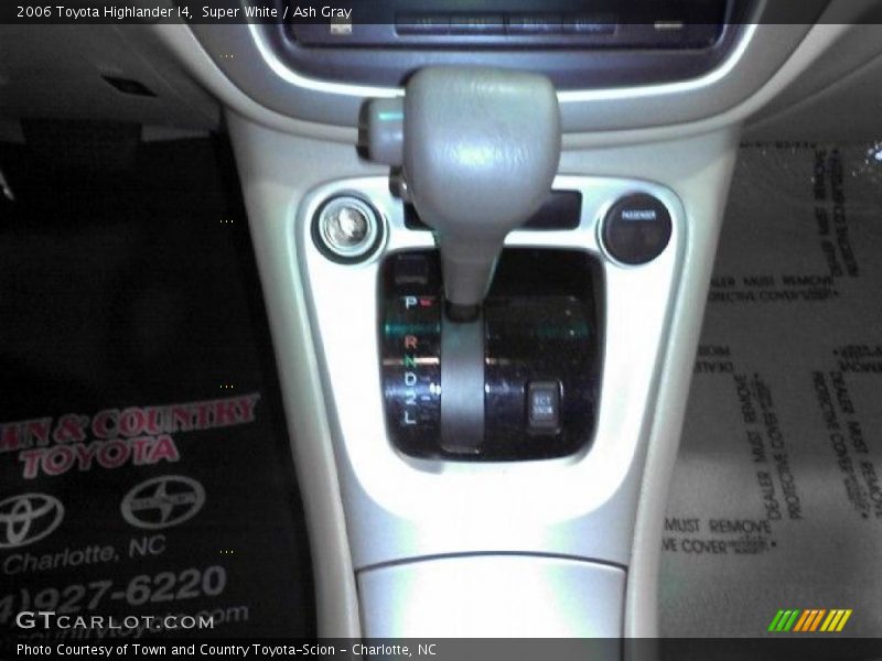 Super White / Ash Gray 2006 Toyota Highlander I4