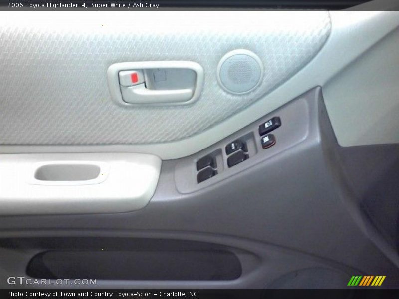 Super White / Ash Gray 2006 Toyota Highlander I4