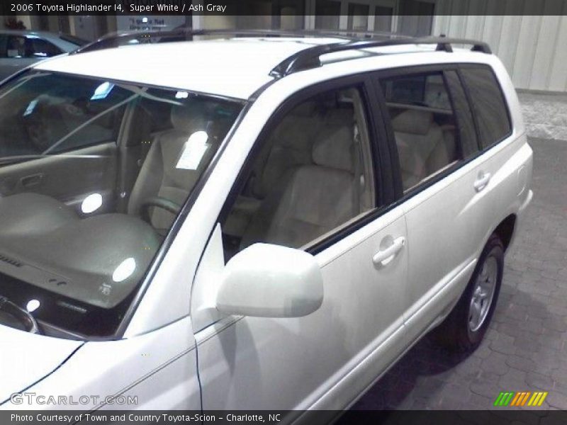 Super White / Ash Gray 2006 Toyota Highlander I4