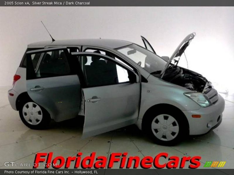 Silver Streak Mica / Dark Charcoal 2005 Scion xA