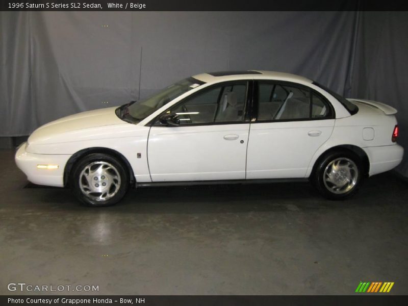 White / Beige 1996 Saturn S Series SL2 Sedan