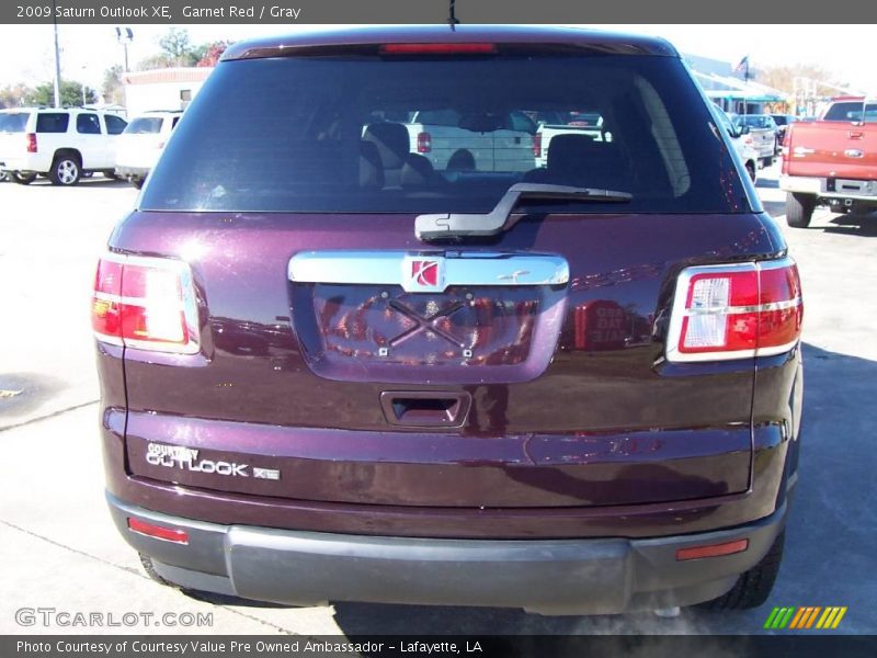 Garnet Red / Gray 2009 Saturn Outlook XE