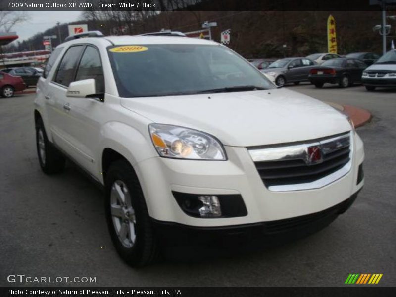 Cream White / Black 2009 Saturn Outlook XR AWD