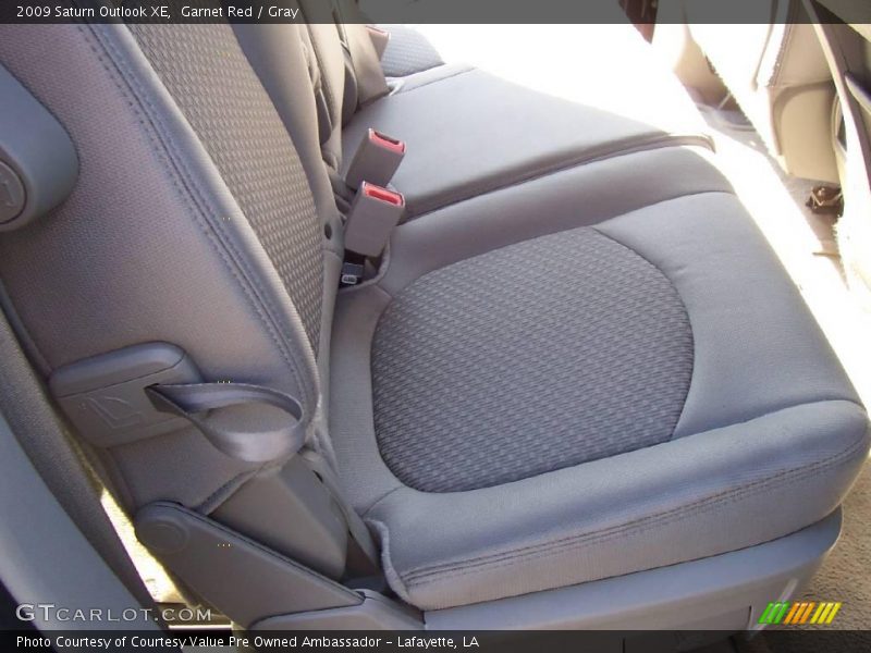 Garnet Red / Gray 2009 Saturn Outlook XE