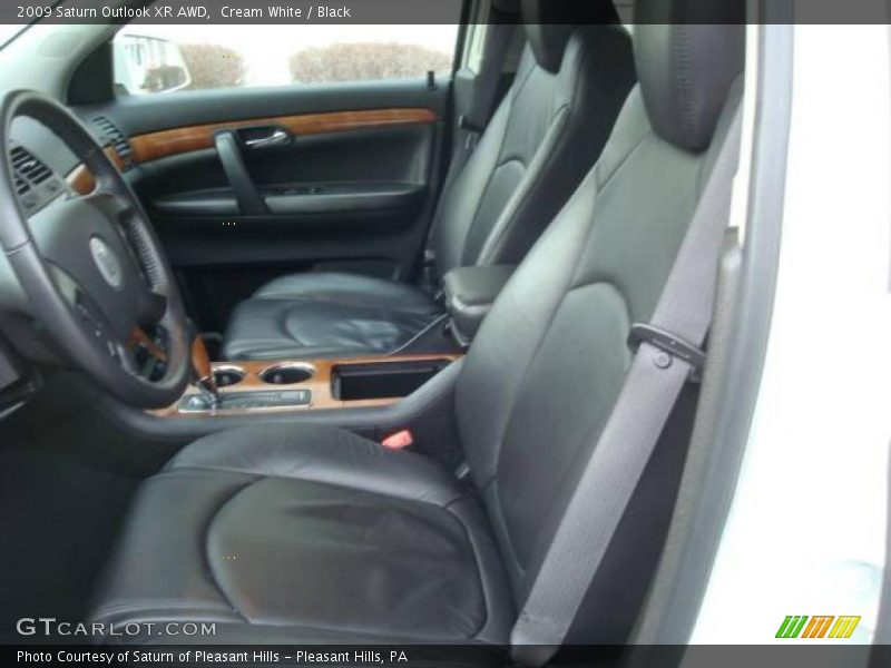 Cream White / Black 2009 Saturn Outlook XR AWD