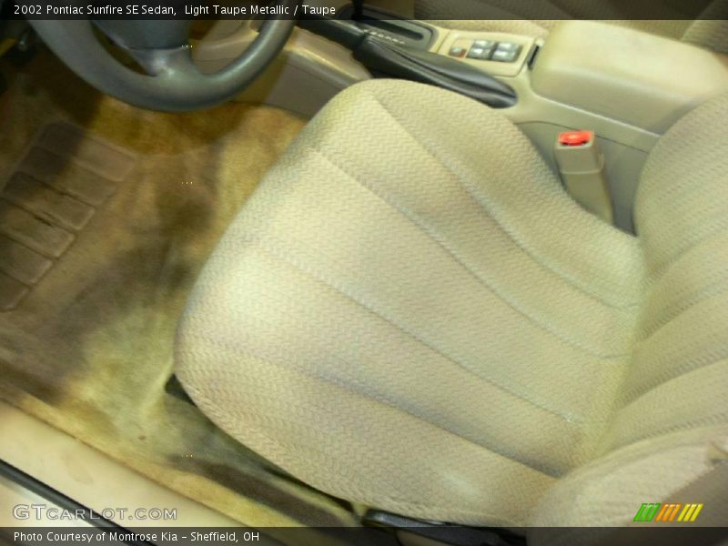 Light Taupe Metallic / Taupe 2002 Pontiac Sunfire SE Sedan