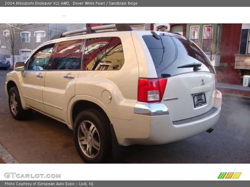 Dover White Pearl / Sandblast Beige 2004 Mitsubishi Endeavor XLS AWD