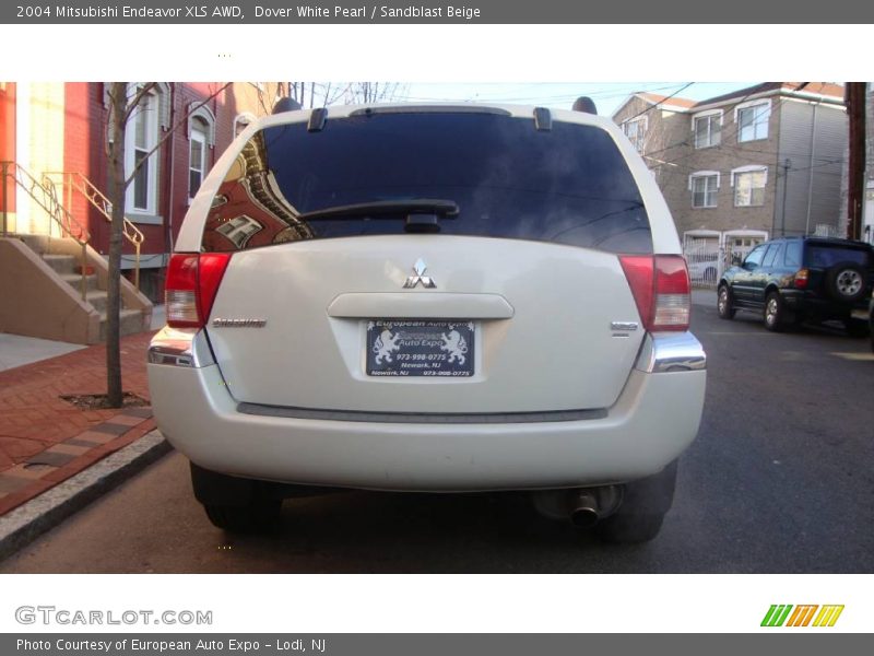 Dover White Pearl / Sandblast Beige 2004 Mitsubishi Endeavor XLS AWD