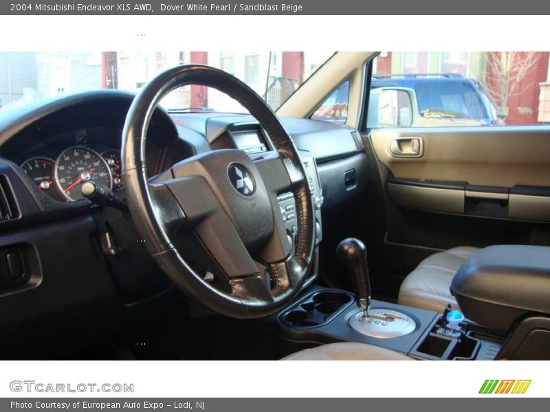 Dover White Pearl / Sandblast Beige 2004 Mitsubishi Endeavor XLS AWD