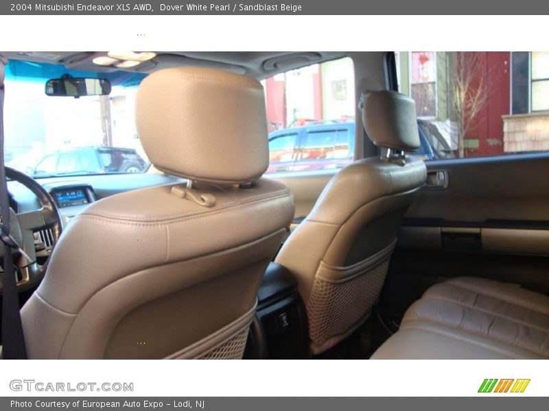 Dover White Pearl / Sandblast Beige 2004 Mitsubishi Endeavor XLS AWD