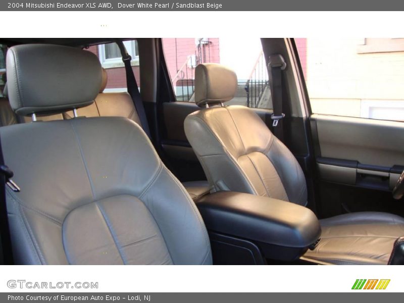 Dover White Pearl / Sandblast Beige 2004 Mitsubishi Endeavor XLS AWD