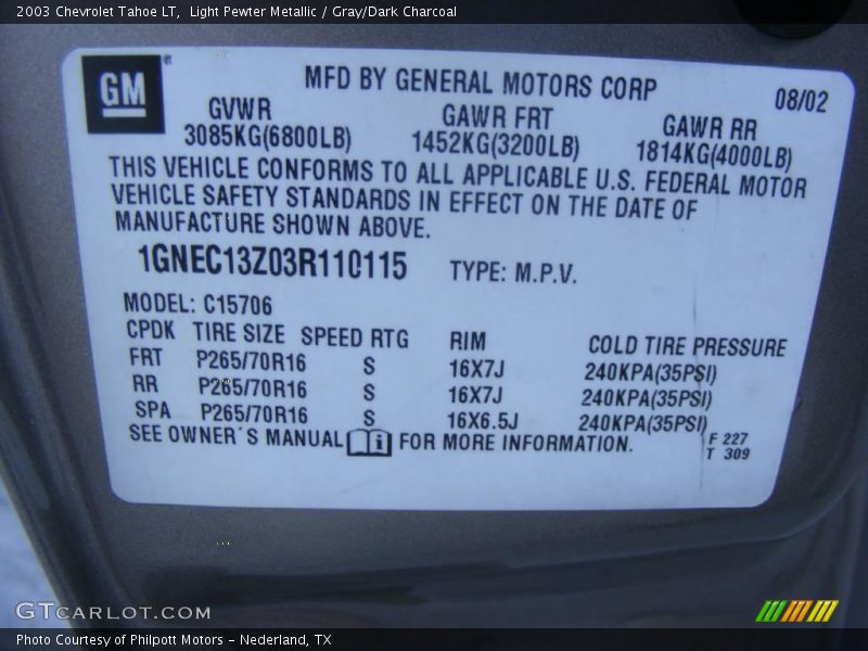 Light Pewter Metallic / Gray/Dark Charcoal 2003 Chevrolet Tahoe LT