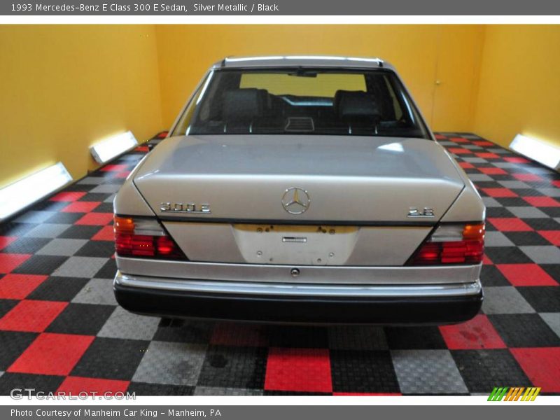 Silver Metallic / Black 1993 Mercedes-Benz E Class 300 E Sedan