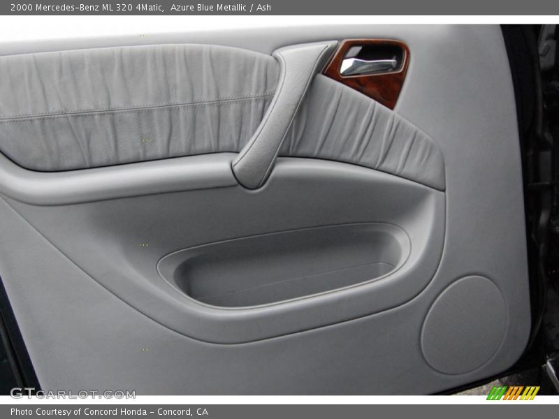 Azure Blue Metallic / Ash 2000 Mercedes-Benz ML 320 4Matic