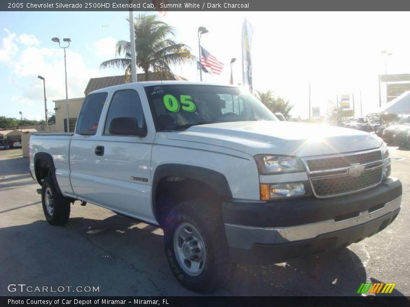 Summit White / Dark Charcoal 2005 Chevrolet Silverado 2500HD Extended Cab