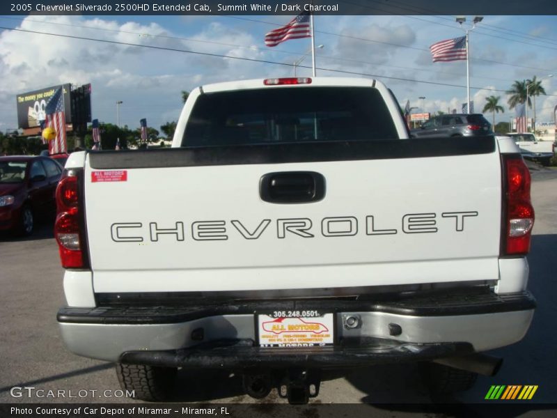 Summit White / Dark Charcoal 2005 Chevrolet Silverado 2500HD Extended Cab
