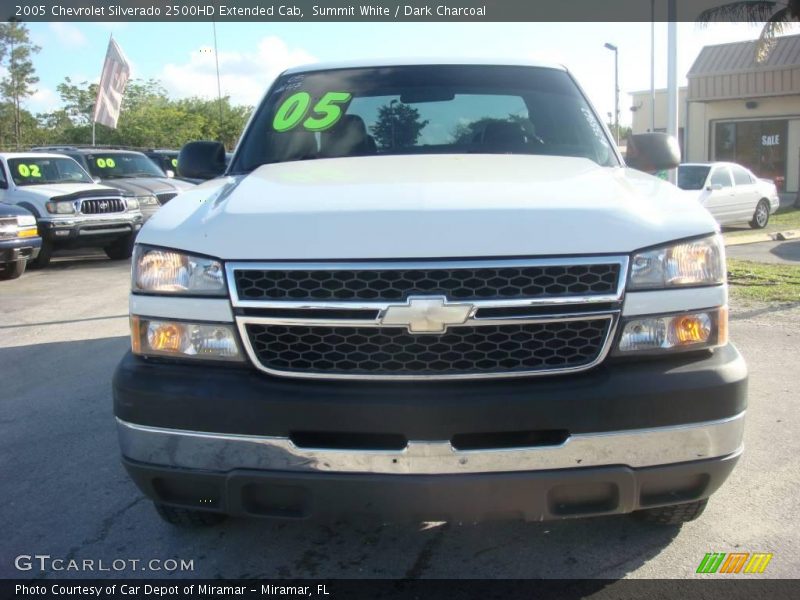 Summit White / Dark Charcoal 2005 Chevrolet Silverado 2500HD Extended Cab