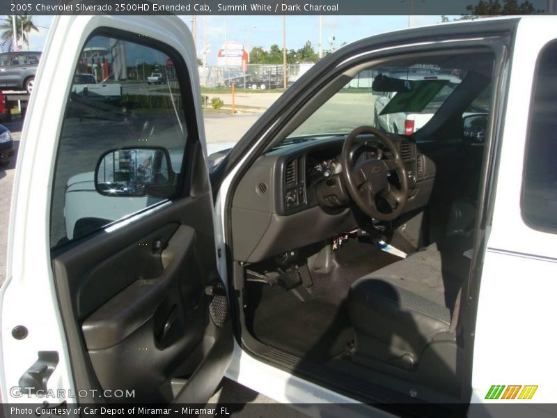 Summit White / Dark Charcoal 2005 Chevrolet Silverado 2500HD Extended Cab