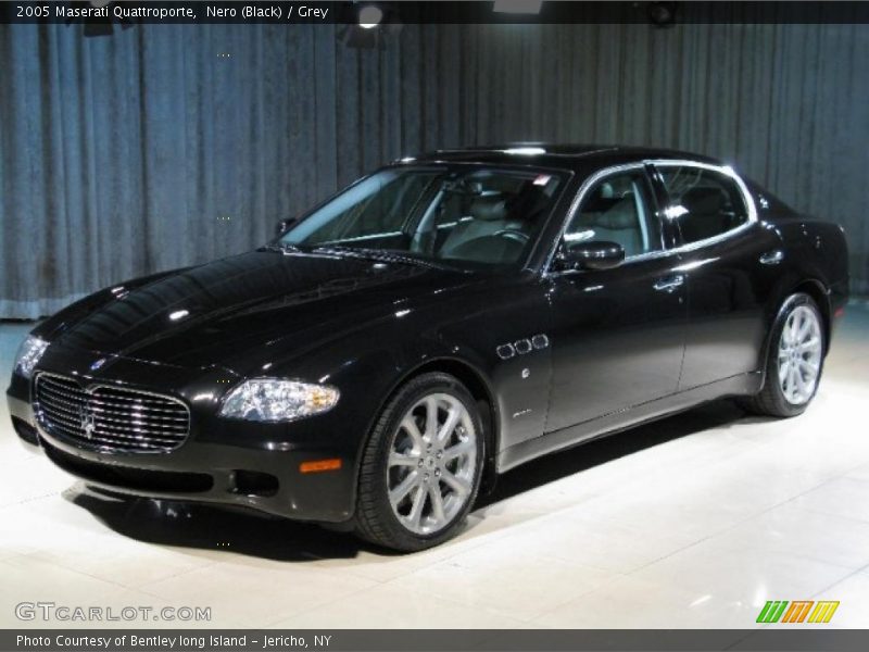 Nero (Black) / Grey 2005 Maserati Quattroporte