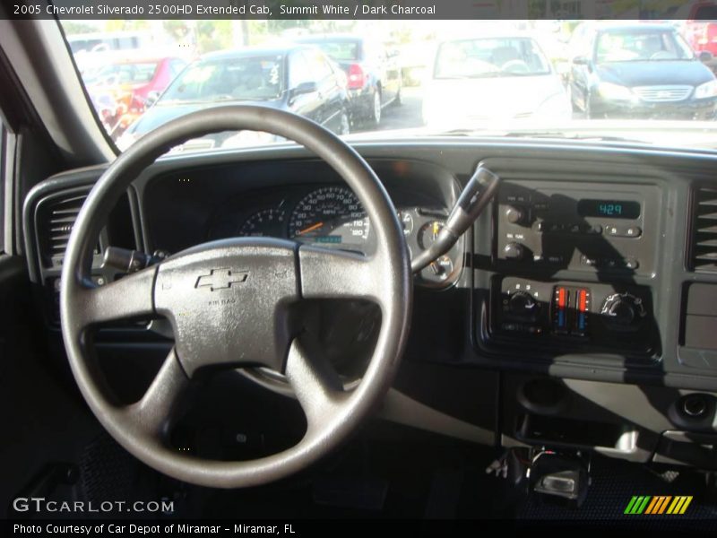 Summit White / Dark Charcoal 2005 Chevrolet Silverado 2500HD Extended Cab