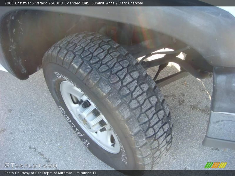 Summit White / Dark Charcoal 2005 Chevrolet Silverado 2500HD Extended Cab