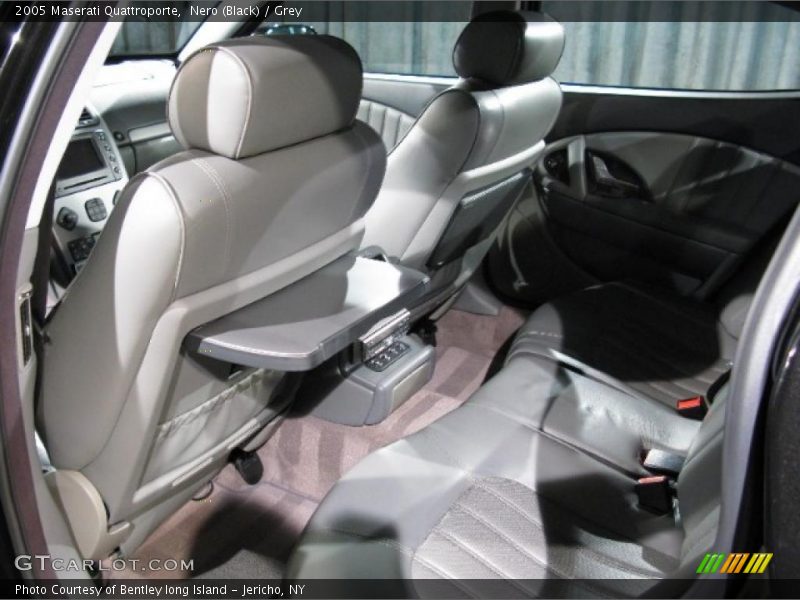 Nero (Black) / Grey 2005 Maserati Quattroporte