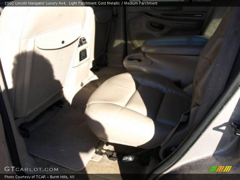 Light Parchment Gold Metallic / Medium Parchment 2002 Lincoln Navigator Luxury 4x4