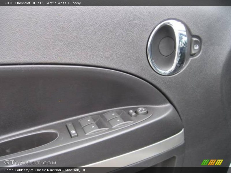 Arctic White / Ebony 2010 Chevrolet HHR LS