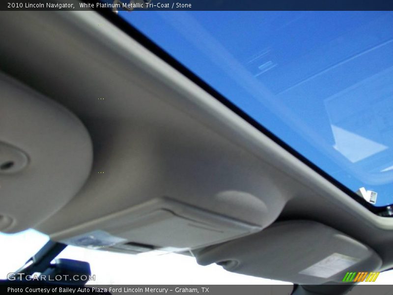 White Platinum Metallic Tri-Coat / Stone 2010 Lincoln Navigator