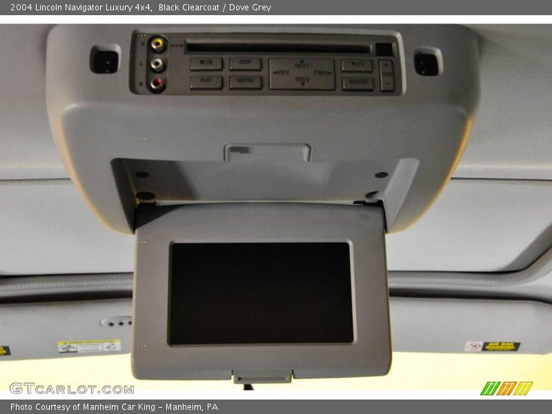 Black Clearcoat / Dove Grey 2004 Lincoln Navigator Luxury 4x4