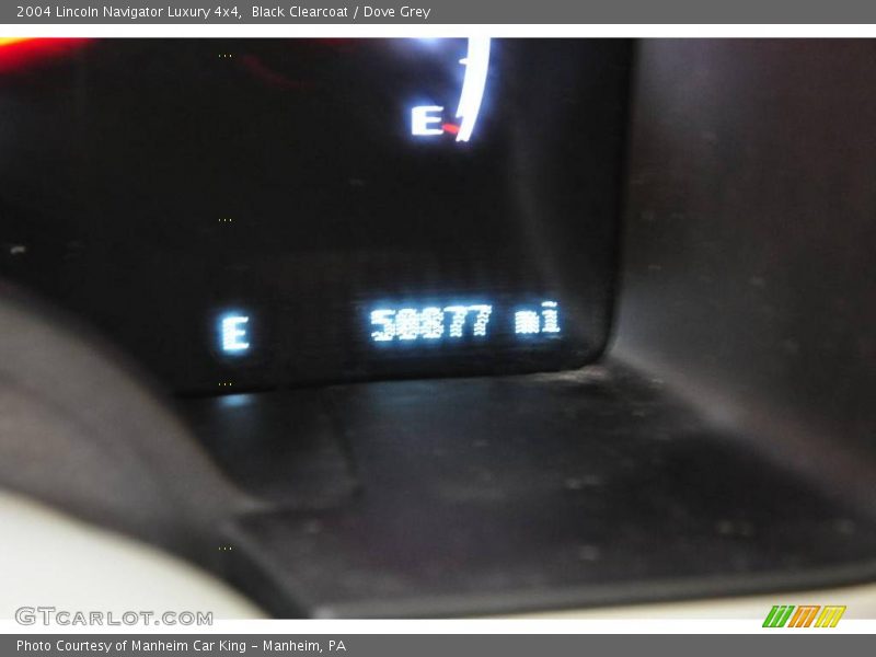 Black Clearcoat / Dove Grey 2004 Lincoln Navigator Luxury 4x4