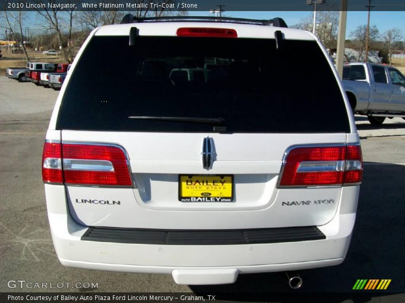 White Platinum Metallic Tri-Coat / Stone 2010 Lincoln Navigator