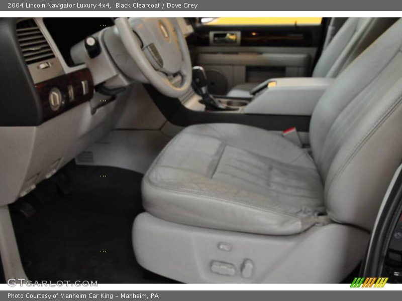 Black Clearcoat / Dove Grey 2004 Lincoln Navigator Luxury 4x4