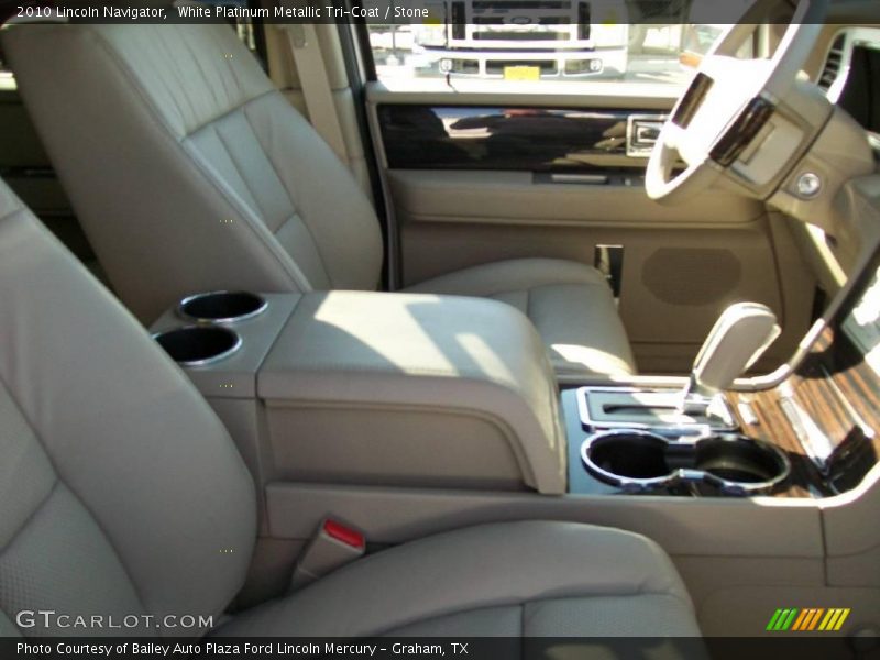 White Platinum Metallic Tri-Coat / Stone 2010 Lincoln Navigator