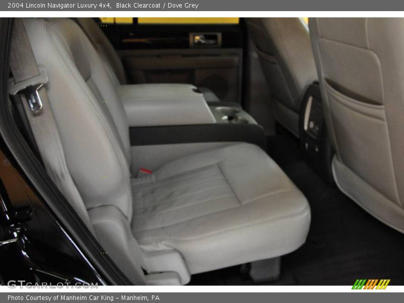 Black Clearcoat / Dove Grey 2004 Lincoln Navigator Luxury 4x4