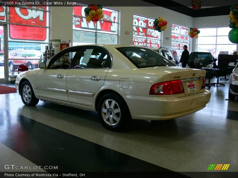 Clear White / Beige 2005 Kia Optima EX