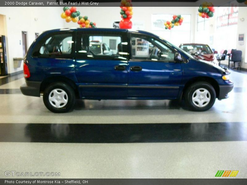 Patriot Blue Pearl / Mist Grey 2000 Dodge Caravan