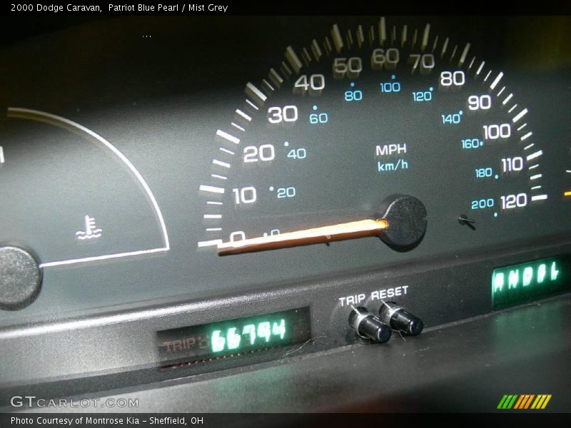 Patriot Blue Pearl / Mist Grey 2000 Dodge Caravan