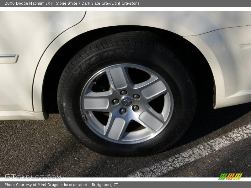 Stone White / Dark Slate Gray/Light Graystone 2006 Dodge Magnum SXT