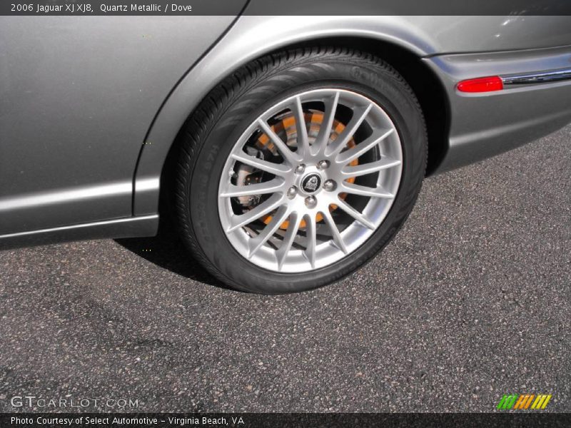 Quartz Metallic / Dove 2006 Jaguar XJ XJ8