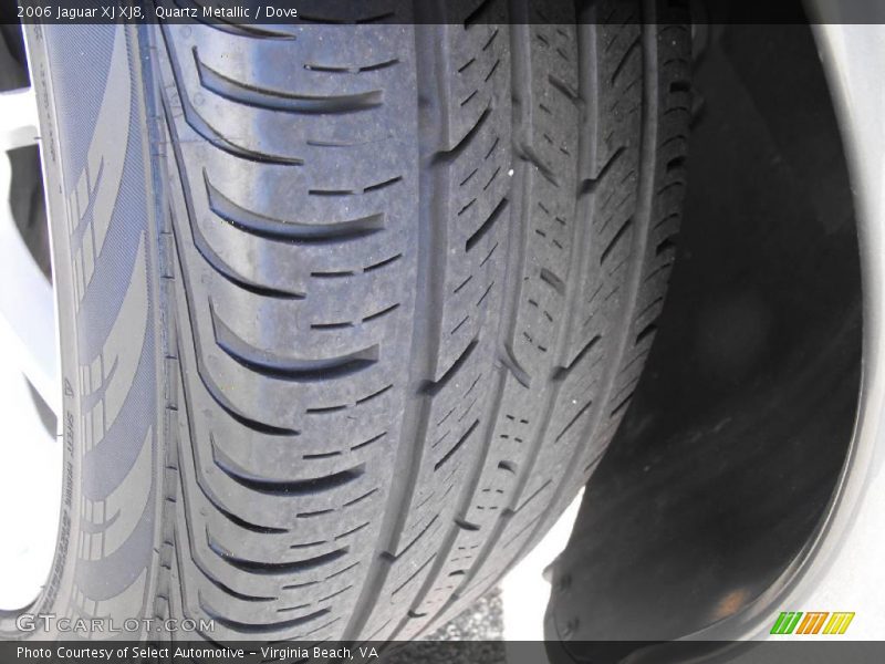 Quartz Metallic / Dove 2006 Jaguar XJ XJ8