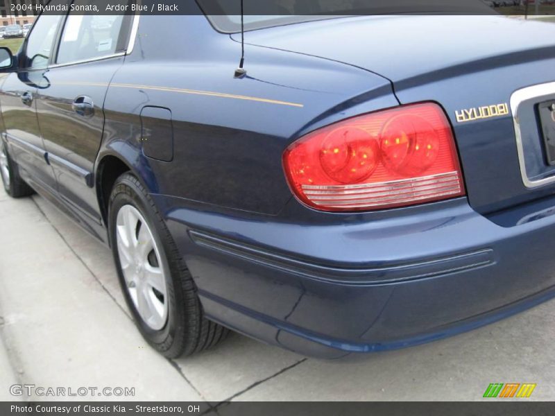 Ardor Blue / Black 2004 Hyundai Sonata