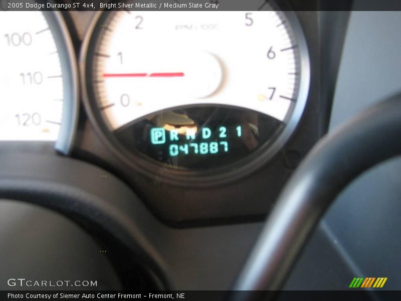 Bright Silver Metallic / Medium Slate Gray 2005 Dodge Durango ST 4x4