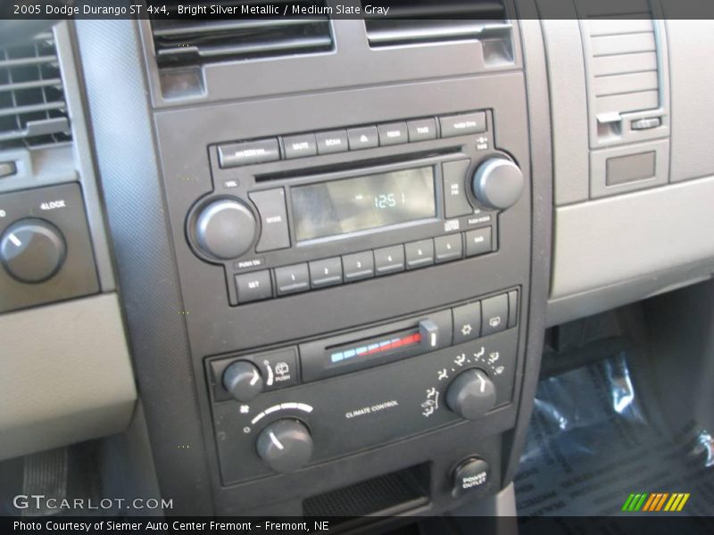 Bright Silver Metallic / Medium Slate Gray 2005 Dodge Durango ST 4x4