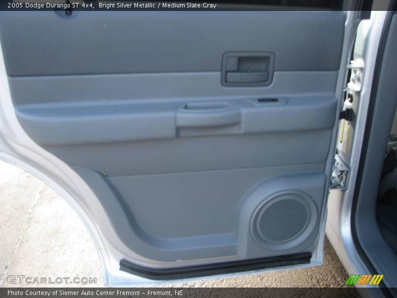 Bright Silver Metallic / Medium Slate Gray 2005 Dodge Durango ST 4x4