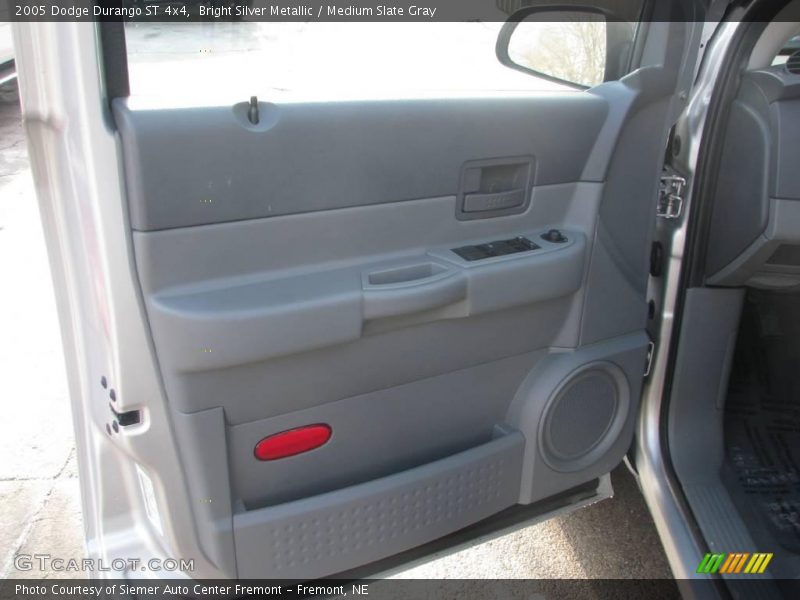 Bright Silver Metallic / Medium Slate Gray 2005 Dodge Durango ST 4x4