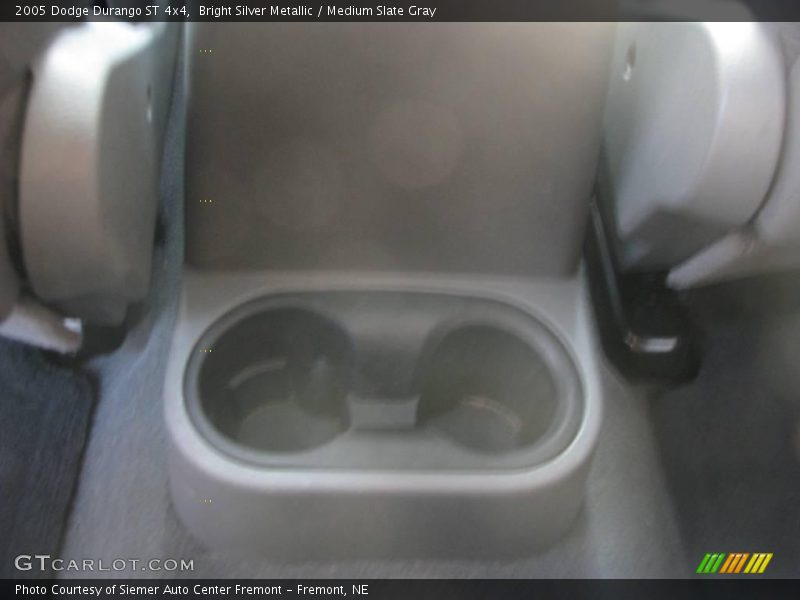 Bright Silver Metallic / Medium Slate Gray 2005 Dodge Durango ST 4x4