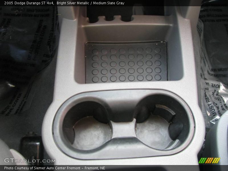 Bright Silver Metallic / Medium Slate Gray 2005 Dodge Durango ST 4x4