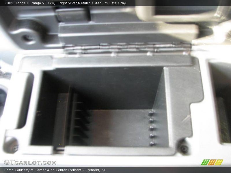 Bright Silver Metallic / Medium Slate Gray 2005 Dodge Durango ST 4x4
